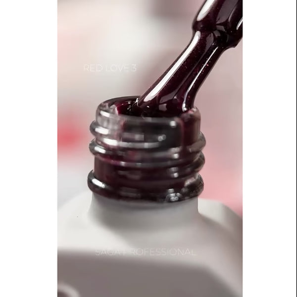 Saga Professional gel polish Love Red 03 10ml