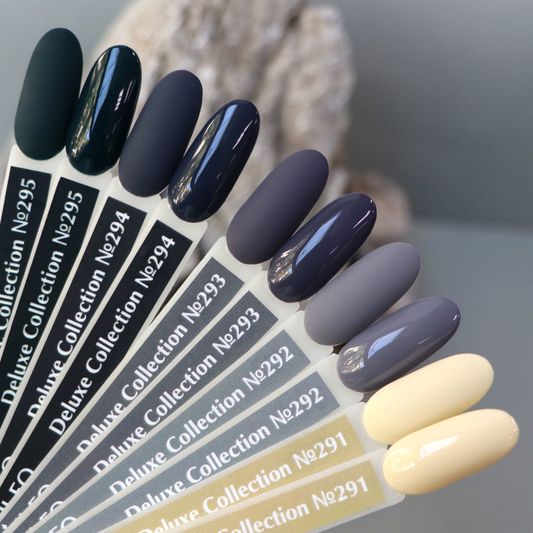 KOMILFO GEL POLISH DELUXE SERIES DUSK COLLECTION D292 (LIGHT GRAY, ENAMEL), 8 ML 111292