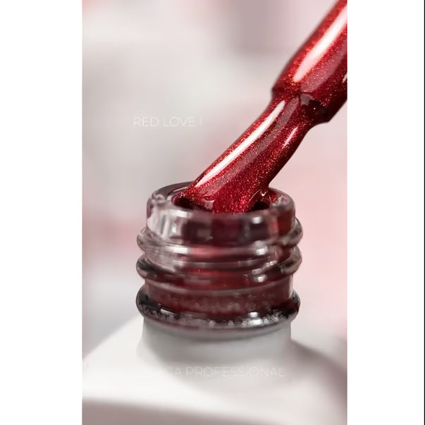 Saga Professional gel polish Love Red 01 10ml