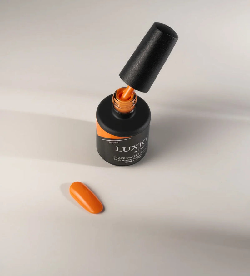 LUXIO ENERGY Soak Off Gel New color!