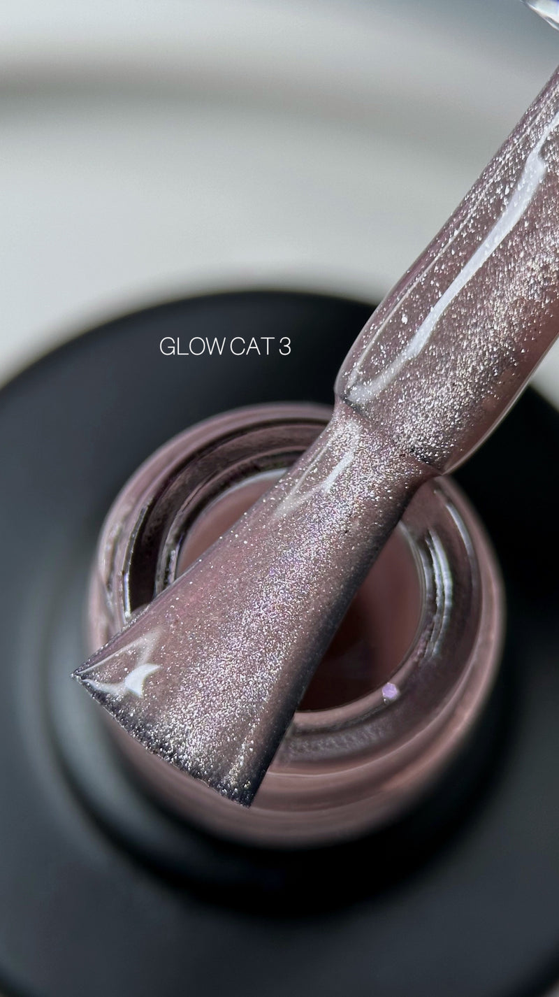 Saga Professional Glow Cat No. 03 Cat eye gel polish, 10 ml