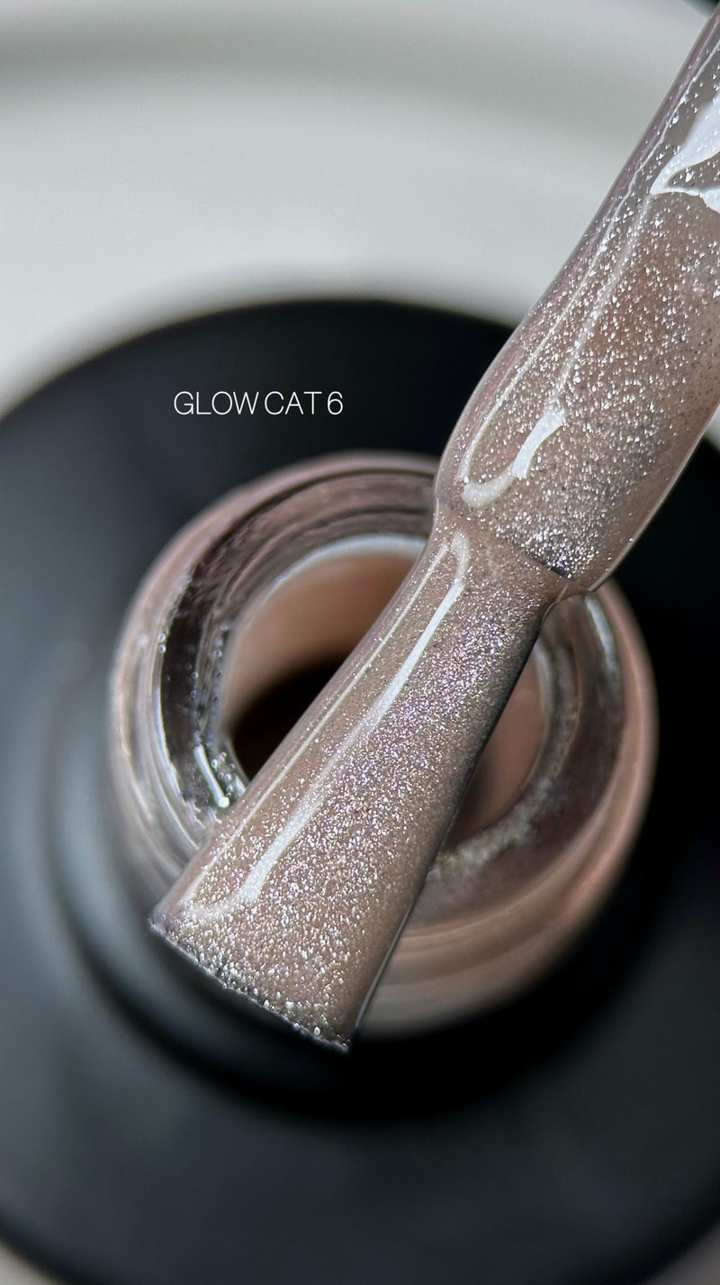 Гель-лак «Котяче око» Saga Professional Glow Cat № 06, 9 мл