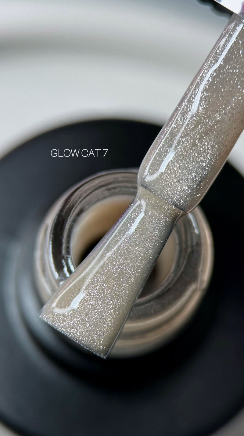 Гель-лак «Котяче око» Saga Professional Glow Cat № 07, 9 мл