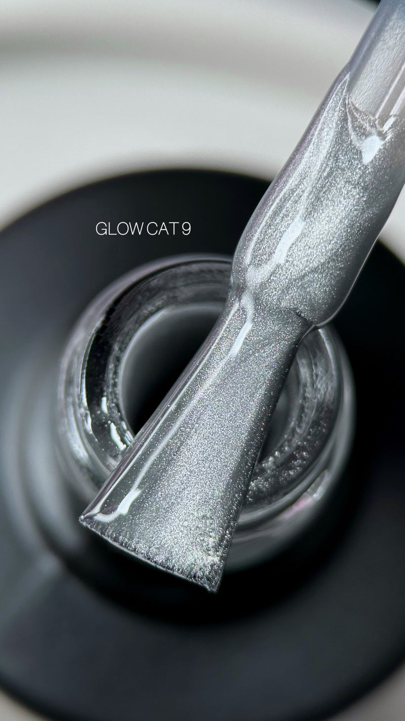 Saga Professional Glow Cat No. 09 Cat eye gel polish, 10 ml