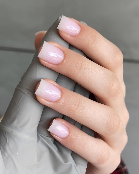 ТЕМНЫЙ СРЕДНИЙ ГЕЛЬ №33, 15 МЛ (БЕЗ ЩЕТКИ) DMG3315 НОВЫЙ ЦВЕТ